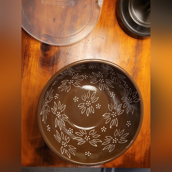 Temp-tations Old World basket weave bowl. - Picture 2 of 6